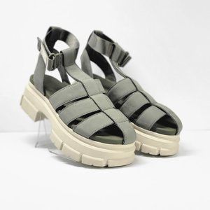 UGG ashton strappy platform sandals Sz 9.5 NEW